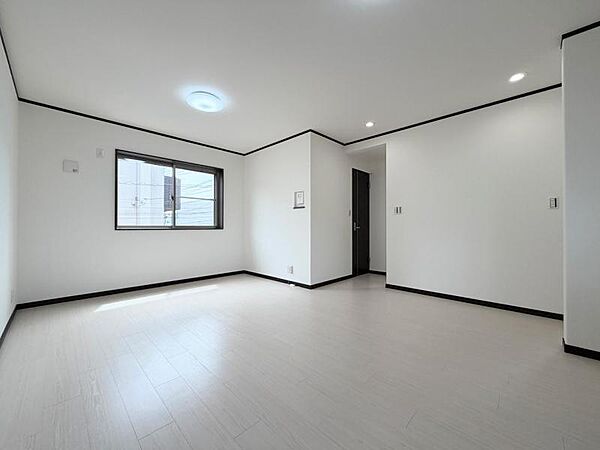 ●〇玄関を開けて最初の一歩でわかる清潔感と開放感。毎日の暮らしを気持ちよくリセットしてくれる空気がうれしい、ずっと長く好きでいられる新築戸建です。深呼吸したくなるような毎日が、ここから始まります。〇●
