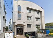 服部天神駅より徒歩12分 築32年6ヶ月 3階建の賃貸物件