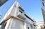 箕面萱野駅より徒歩17分 築5年1ヶ月 3階建の賃貸物件