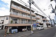 関大前駅より徒歩11分 3階 築41年の賃貸物件
