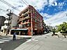 外観：1階部分がスーパーなので、毎日のお買い物も負担なく♪徒歩2分に別スーパーもあるため、品ぞろえ十分です！