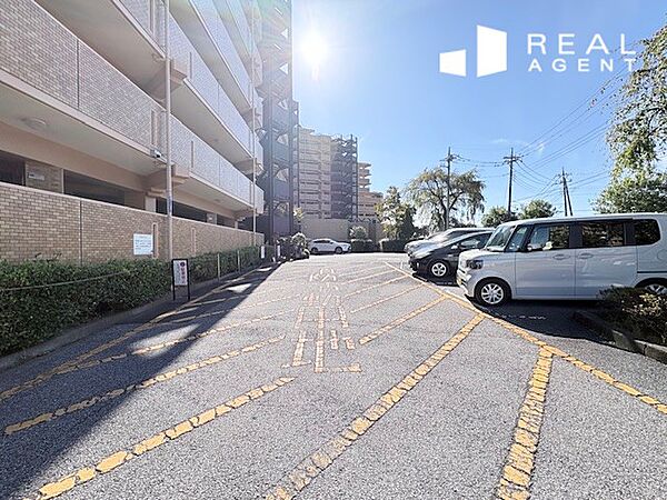 駐車場の空き状況はお問い合わせくださいませ。