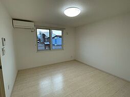 ルストレ 101 1階1LDKのリビング/ダイニング