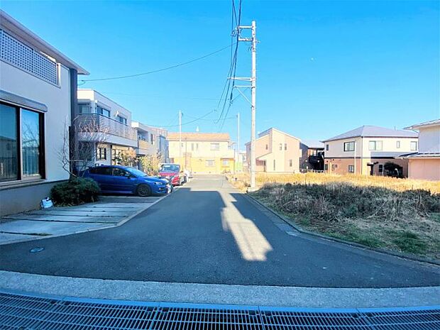 前面道路含む現地外観