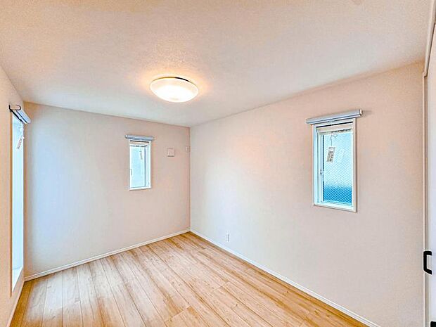 【前面道路を含む現地外観】