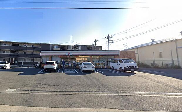 【セブンイレブン　大和桜森1丁目店】140ｍ　駐車場がとても広く便利です。