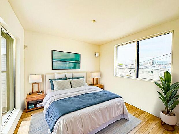 【2面採光で明るい洋室：6.2帖】※画像は実際の室内写真を基に家具・調度品の配置例をCG合成したもので、実際とは多少異なります。また、家具等は販売価格に含まれません。