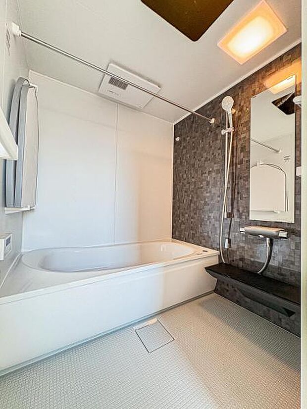 【多機能な一坪タイプの浴室】ゆっくりとリラックスしたい浴室など水まわりには、使いやすく、心地よい設備と仕様を採用しています。