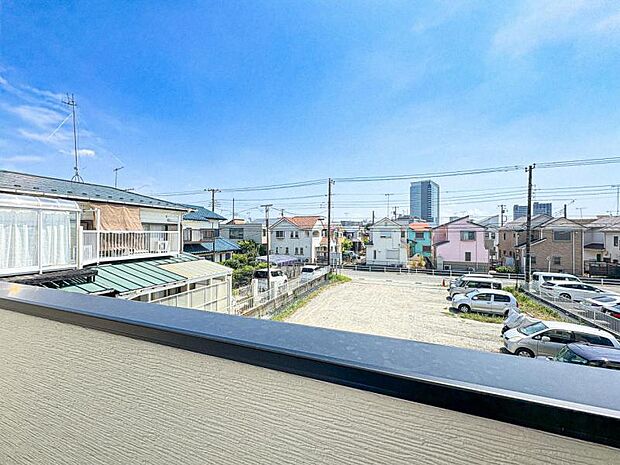 【眺望】開放感のあふれる眺望となっており、日当たりも良好です。