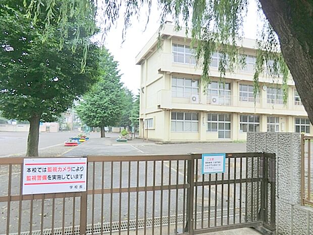 【相模原市立相模台小学校】1100m 隣にあるインターナショナルハイスクールとの共同でのイベントもあり、普通の小学校では味わうことの出来ない経験をすることができます。