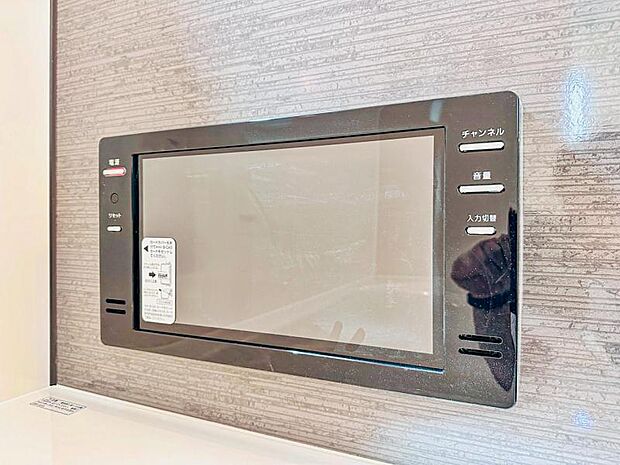 【浴室大型TV】テレビ鑑賞、お風呂嫌いなお子様には好きなアニメ鑑賞、いいところだけどお風呂に入らなければ！！など様々シチュエーションで役に立つ浴室テレビを標準搭載