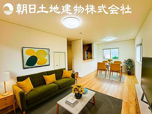 【南西向きで明るく開放感のあるリビング:16帖】※画像は実際の室内写真を基に家具・調度品の配置例をCG合成したもので、実際とは多少異なります。また、家具等は販売価格に含まれません。