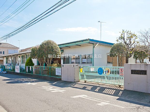 【ちぐさ保育園】870m 住宅街の中にある保育園で、園庭が広く遊具も整っているので外でいっぱい遊べる環境です。自然がいっぱいある地域なので子供を伸び伸びと育てる事が出来ます。