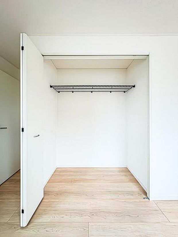 【便利な各居室収納】全居室に収納付き、共用スペース収納もあり、すっきり片づけて広く使えます