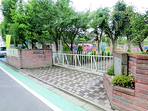 【誠心第二幼稚園】100m とにかく先生方が優しく明るいので、子供達も先生方と同じように皆んな元気があります。挨拶やお勉強などもメリハリをつけてやっています。