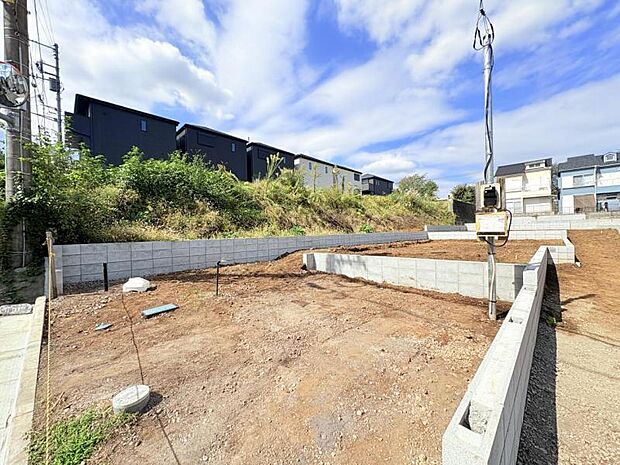 【現地外観:R8年2月完成予定】