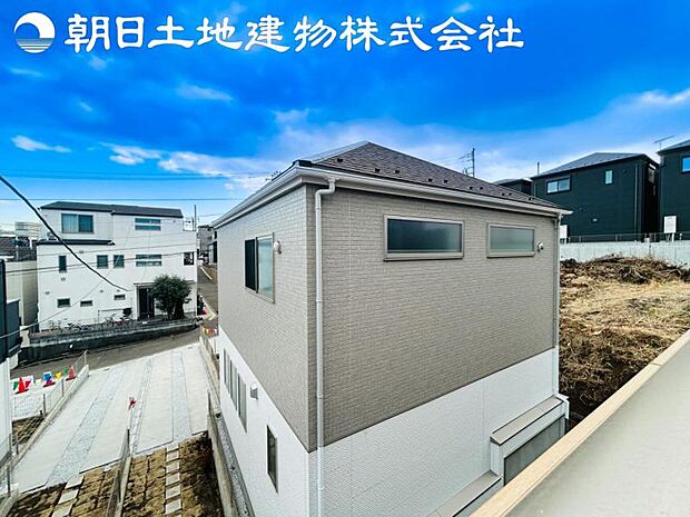 【眺望】。日当りよく、心地良い風に吹かれてホッと一息ついてください。