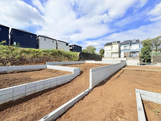 【現地外観:R8年2月完成予定】