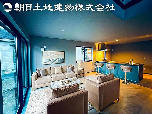 【リビング】静寂も喧騒も楽しめるご家族のお気に入りの大空間。いつまでもその場にいたくなる心地よさがご家族を繋げます。※家具等はCG合成です。