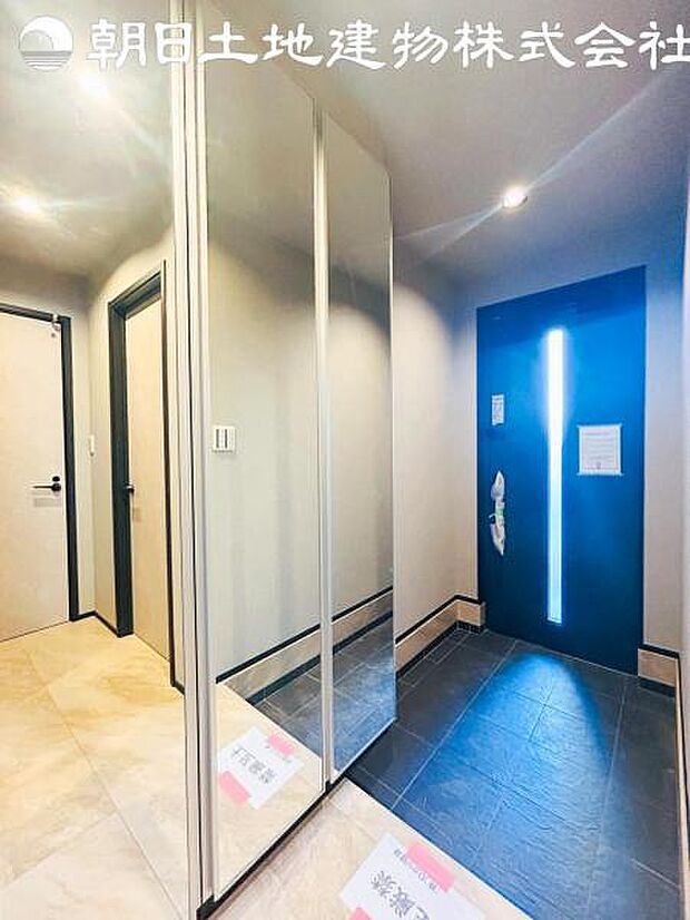 【玄関】玄関スペースもゆとりある空間を確保です。