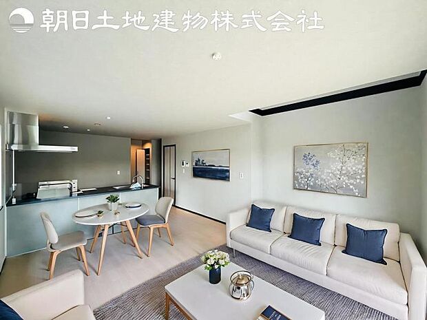 【リビング】ご家族の一日のはじまりも一日の終わりも、いつもこの空間から。お家のなかで特にこだわって頂きたい空間です。※家具等はCG合成です。