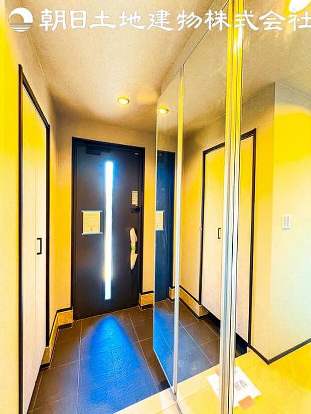 【玄関】玄関スペースもゆとりある空間を確保です。