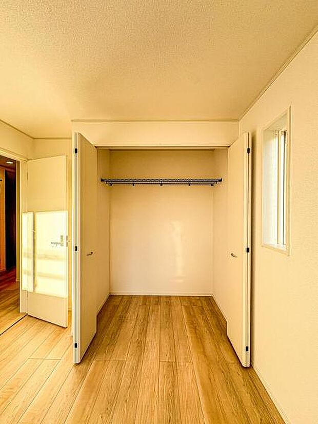 【便利な各居室収納】全居室に収納付き、共用スペース収納もあり、すっきり片づけて広く使えます。