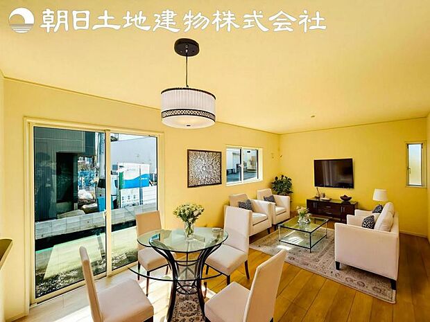 【リビング】静寂も喧騒も楽しめるご家族のお気に入りの大空間。いつまでもその場にいたくなる心地よさがご家族を繋げます。※家具等はCG合成です。