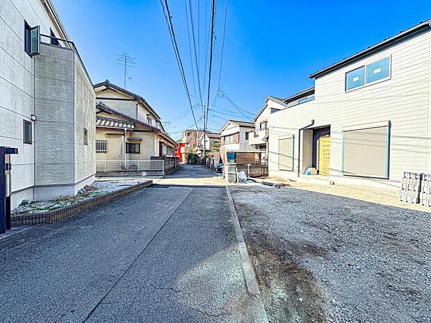 【前面道路を含む現地外観】
