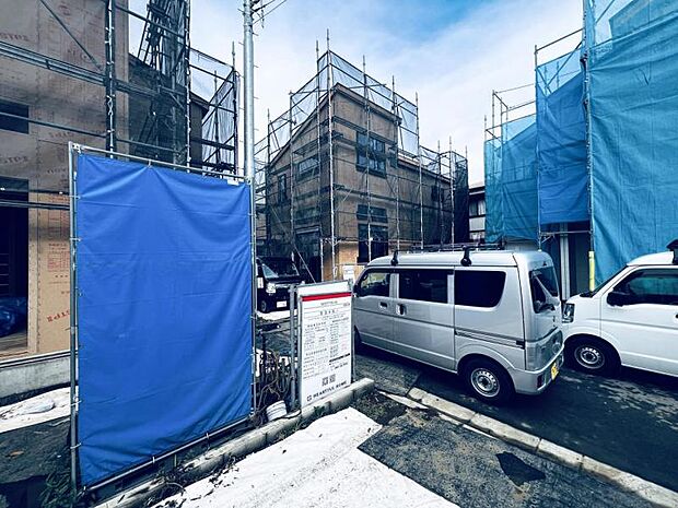 【前面道路を含む現地外観】