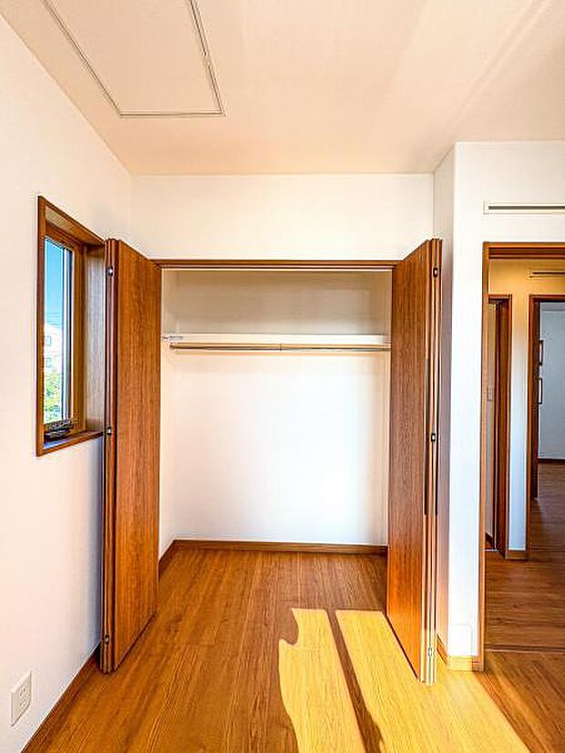 【便利な各居室収納】全居室に収納付き、共用スペース収納もあり、すっきり片づけて広く使えます