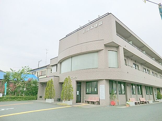 【荻野クリニック】3390ｍ　駐車場が広いので停めやすいです。本当に親身にお話を聞いてくださいます。