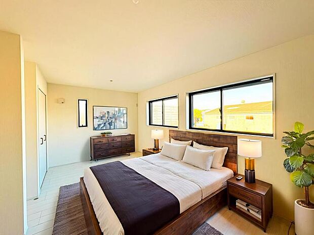 【2面採光で明るい洋室：11帖】窓の数が多く朝から明るい日差しが差し込みます♪※家具はＣＧ合成の為付属しません。