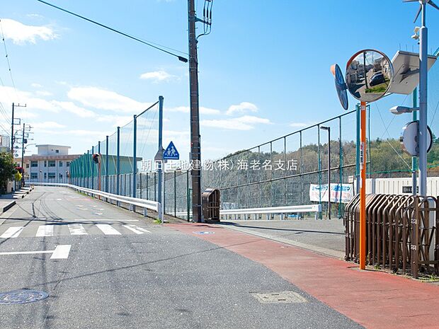 【綾瀬市立北の台中学校】　600ｍ　学校も大きく、多くの学生さんが通ってます。先生方の対応や教育も良いです。地域との連携も取れてます。部活動も盛んです。