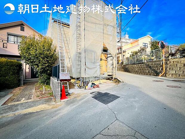 【現地外観：R8年6月完成予定】