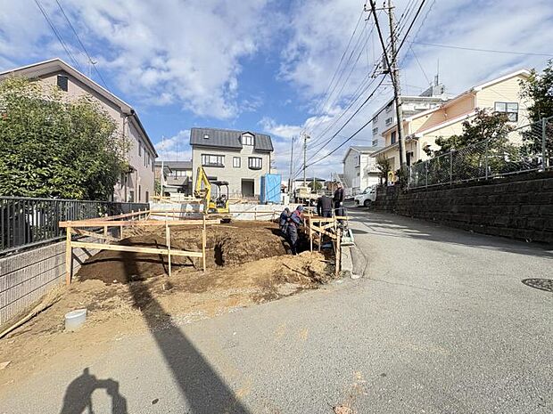 【現地外観：R8年6月完成予定】