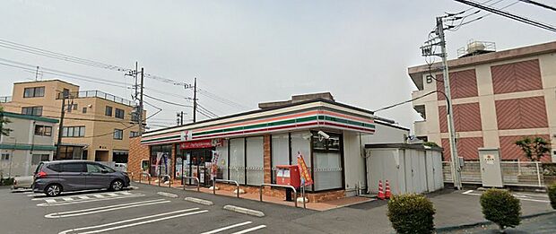 【セブンイレブン　飯山黄金原店】600ｍ　店中はキレイで、商品の陳列もきれいで見やすいです。駐車場も広く使いやすくて便利です。