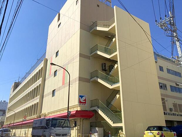 【イトーヨーカドー　相模原店】　840ｍ　小田急相模原駅から3分位の商店街の中に有ります。食料品も安くて新鮮なものが多いです。駐車場もあります。