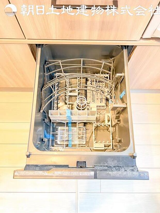 【ビルトイン食洗機】洗浄から乾燥までボタン一つで完結する食洗機付き。大変な洗い物がぐっと短く済みます!