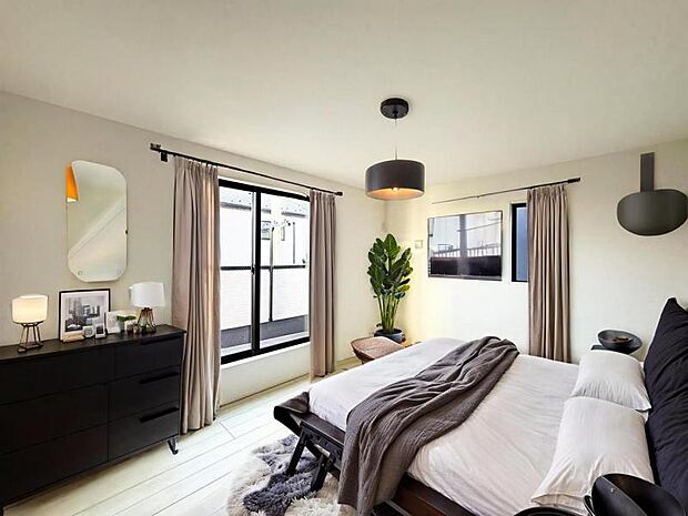 【2面採光で明るい洋室:7帖】窓の数が多く朝から明るい日差しが差し込みます♪※家具はCG合成の為、付属しません。