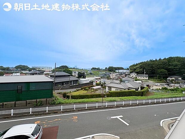 【眺望】眺望は視界を遮る建物がございませんので四季折々の素敵なシティービューが楽しめます。
