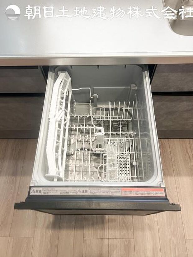 【ビルトイン食洗器】手洗いより楽以外に、手洗いでは難しい50度以上の高温できれいに洗えて更に除菌効果も。
