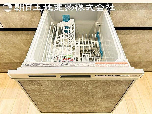 【ビルトイン食洗器】手洗いより楽以外に、手洗いでは難しい50度以上の高温できれいに洗えて更に除菌効果も。
