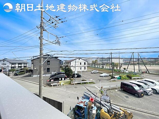 【眺望】眺望は視界を遮る建物がございませんので四季折々の素敵なシティービューが楽しめます。