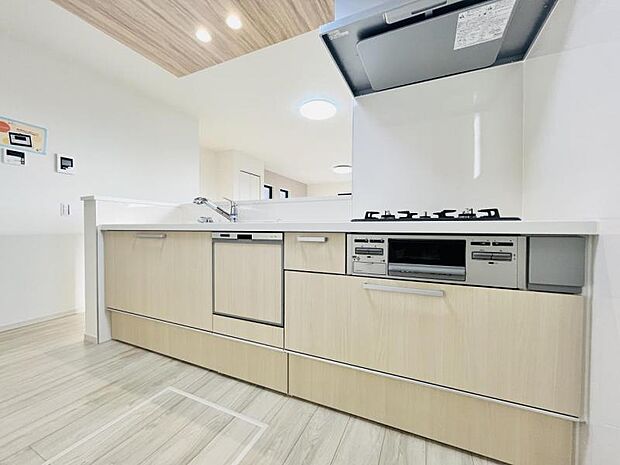 【キッチン】洗礼されたスタイリッシュなデザイン性と使いやすさを備えたキッチンです。