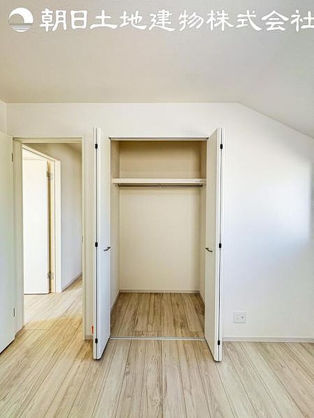 【クローゼット】かなりの広さがございます。