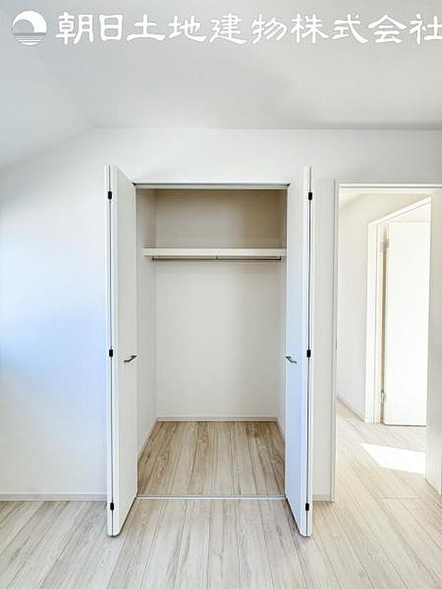 【クローゼット】かなりの広さがございます。