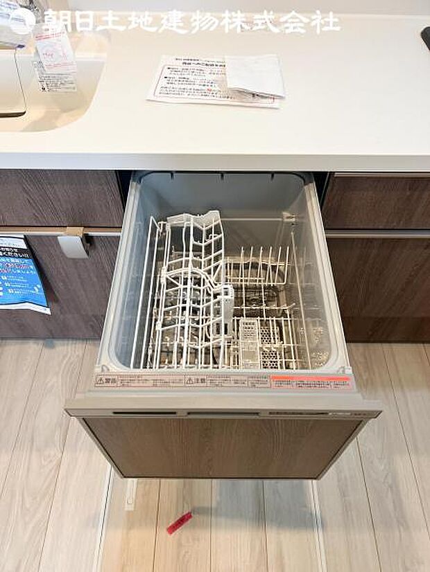 【ビルトイン食洗器】手洗いより楽以外に、手洗いでは難しい50度以上の高温できれいに洗えて更に除菌効果も。