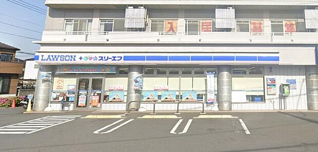 【ローソン・スリーエフ　厚木金田店】350ｍ　バス通り沿いの道路に面していますので分かりやすいです。 駐車場もあります。