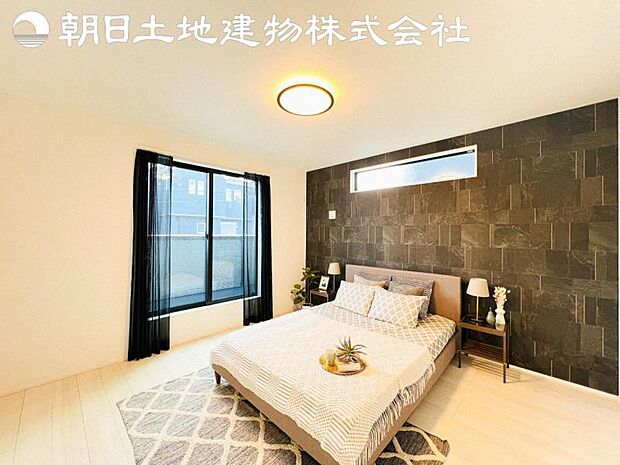 【2面採光で明るい洋室】窓の数が多く朝から明るい日差しが差し込みます♪